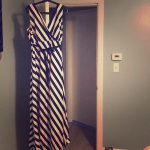 Jessica Simpson Maternity Full Length Dress